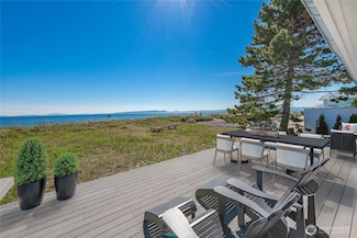 1613 Edwards Dr, Point Roberts, WA 98281