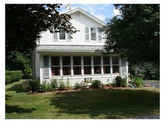 32 Church St, Middleport, NY 14105