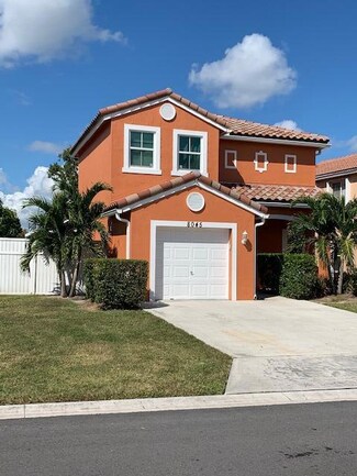 8045 Pelican Harbour Dr, Lake Worth, FL 33467