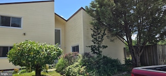 350 Juniper Ct, Herndon, VA 20170