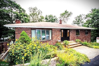 410 Wills Ave, Stanhope, NJ 07874
