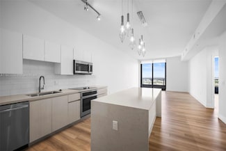 101 Diplomat Pkwy Unit 2507, Hallandale Beach, FL 33009