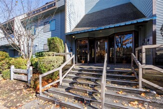 3030 80th Ave SE Unit 209, Mercer Island, WA 98040