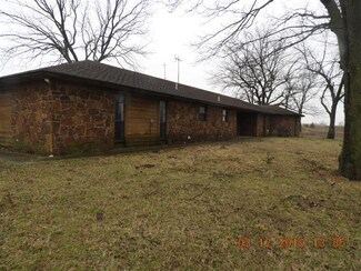 7225 W 14th St, Sulphur, OK 73086