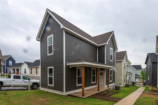 3062 W Salida Ln, Fayetteville, AR 72704