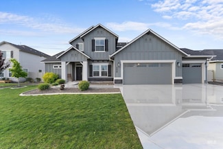 5026 W Vanderbilt Dr, Meridian, ID 83646