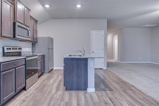 1701 Maroon Dr, El Reno, OK 73036