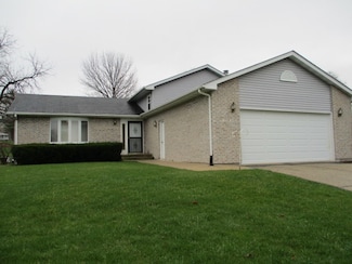 220 Delightful Dr, Rockford, IL 61102