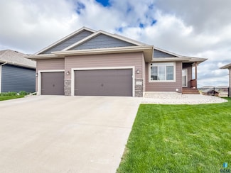 2704 S Keyrell Dr, Sioux Falls, SD 57106