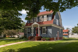 300 1st St NE, Hayfield, MN 55940