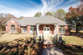 561 W Redbud Ln, Atoka, OK 74525