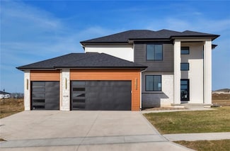 4158 NW 177th St, Clive, IA 50325