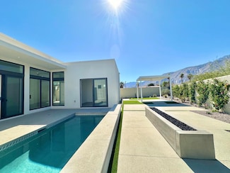 379 Fountain Dr, Palm Springs, CA 92262
