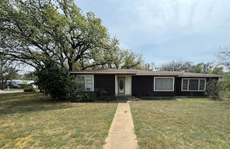 201 S Hillcrest Ave, Eastland, TX 76448