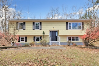 76 Dorman Rd, Oxford, CT 06478