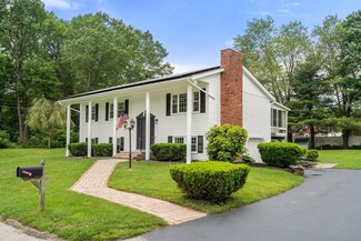 7 Kennedy Dr, Dudley, MA 01571