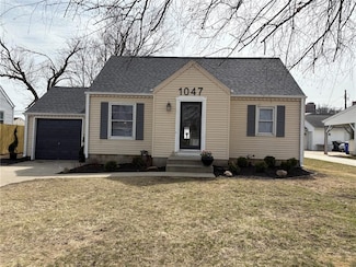 1047 27th St NE, Cedar Rapids, IA 52402