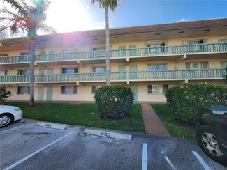 700 Village Green Ct Unit H106, Palm Springs, FL 33461