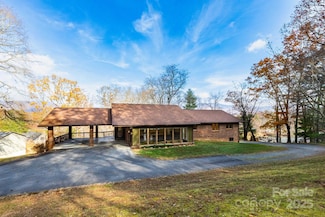 84 Joe Jenkins Rd, Fairview, NC 28730
