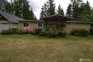 2121 NE Blacksmith Dr, Belfair, WA 98528