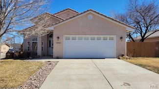1002 Cedarcrest Dr, Pueblo, CO 81005