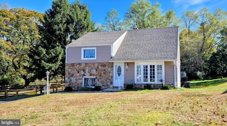 15 Pearson Dr, Springfield, PA 19064