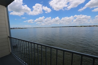 4001 Nasa Road 1 Unit 203, Clear Lake City, TX 77586