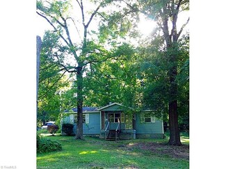 79 Pinecrest Dr, Bear Creek, NC 27207