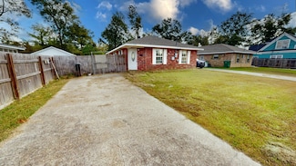308 Coffee St, Dequincy, LA 70633