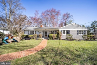 2402 Ross St, Alexandria, VA 22306