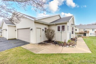 2650 Hillandale Dr NW, Grand Rapids, MI 49534