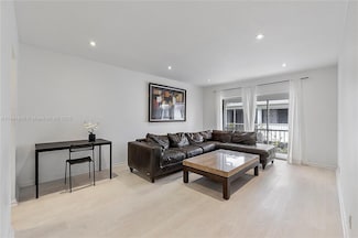 2180 NE 67th St Unit 728, Fort Lauderdale, FL 33308