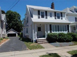 42 Bassett St, Lynn, MA 01902
