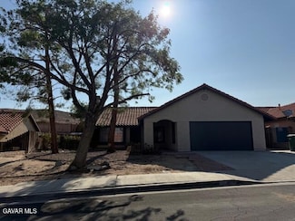 38057 Meadowlark Ln, Palmdale, CA 93551