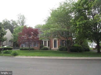 5267 Tractor Ln, Fairfax, VA 22030
