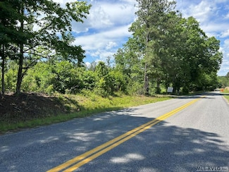 24 Baird Rd, Gasburg, VA 23857