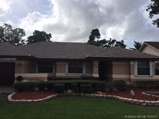 1621 W Oak Knoll Cir, Davie, FL 33324