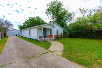 670 Mohawk St, Corpus Christi, TX 78405