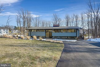 107 Piper Ln, West Chester, PA 19382