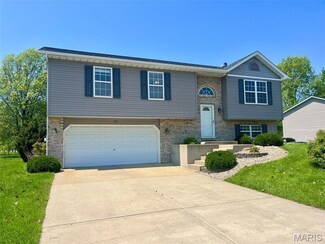 728 Copper Line Rd, Maryville, IL 62062