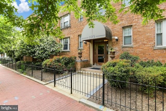 105 6th St SE Unit 201, Washington, DC 20003