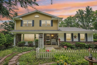 18815 W Observatory Rd, New Berlin, WI 53146