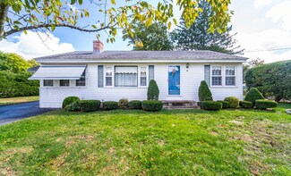 41 William St, Feeding Hills, MA 01030