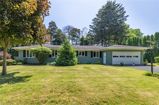 132 Linden Ave, Newark, NY 14513