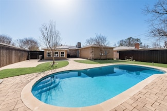 406 Summit Dr, Richardson, TX 75081