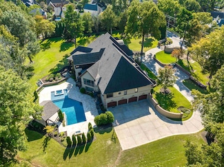 1450 W Massey Rd, Memphis, TN 38120