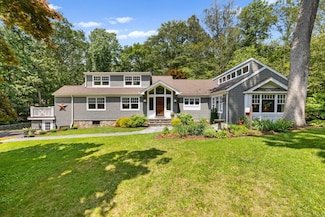 91 Fox Run Rd, New Canaan, CT 06840