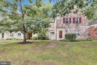 1132 Valley Dr, Alexandria, VA 22302