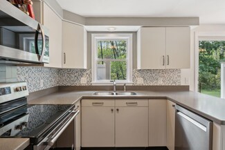 280 Longfellow St Unit 23, Westbrook, ME 04092