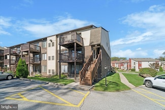 5200 Hilltop Dr Unit V13, Brookhaven, PA 19015